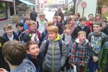 Les jeunes élèves bénéficient voyage en France Les jeunes élèves bénéficient voyage en France